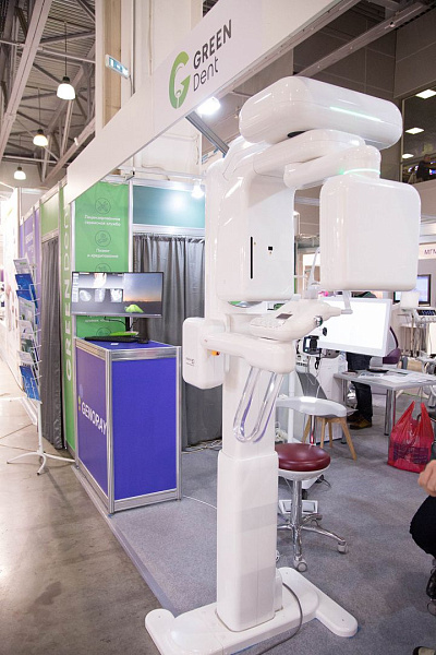 Стенд компании GREEN DENT на выставке Дентал-Ревю 2020-56.jpg