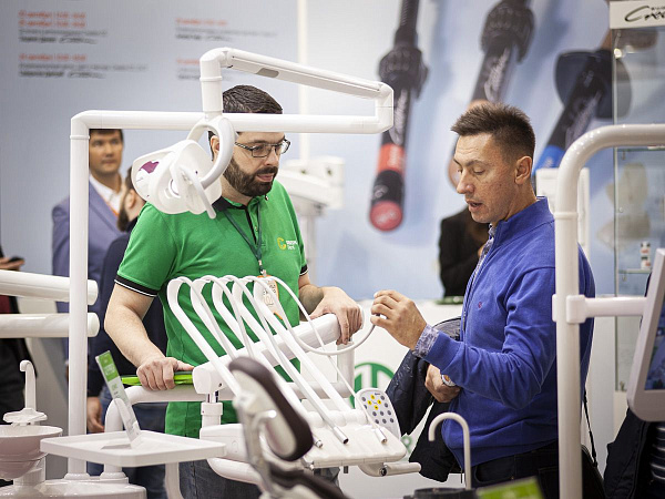 Стенд компании GREEN DENT на выставке Дентал-Экспо 2019_62.jpg