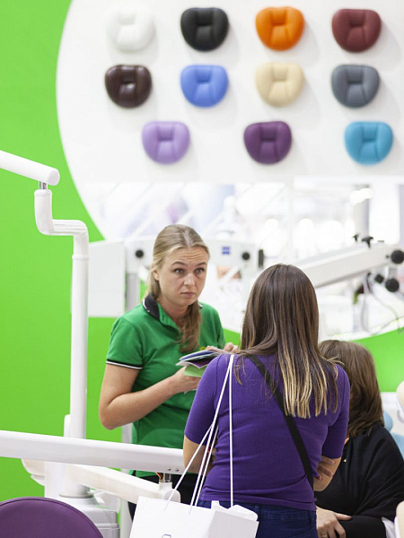 Стенд компании GREEN DENT на выставке Дентал-Экспо 2019_51.jpg