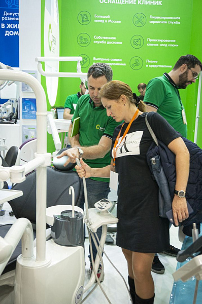 Стенд компании GREEN DENT на выставке Дентал-Экспо 2019_23.jpg